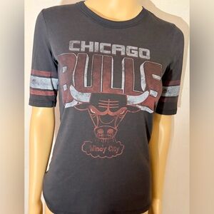 NBA Chicago Bulls Windy City basketball tee. Sz. S